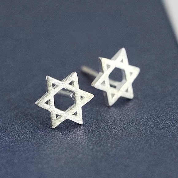 Star Of David Silver Stud Earrings - Picture 2 of 4